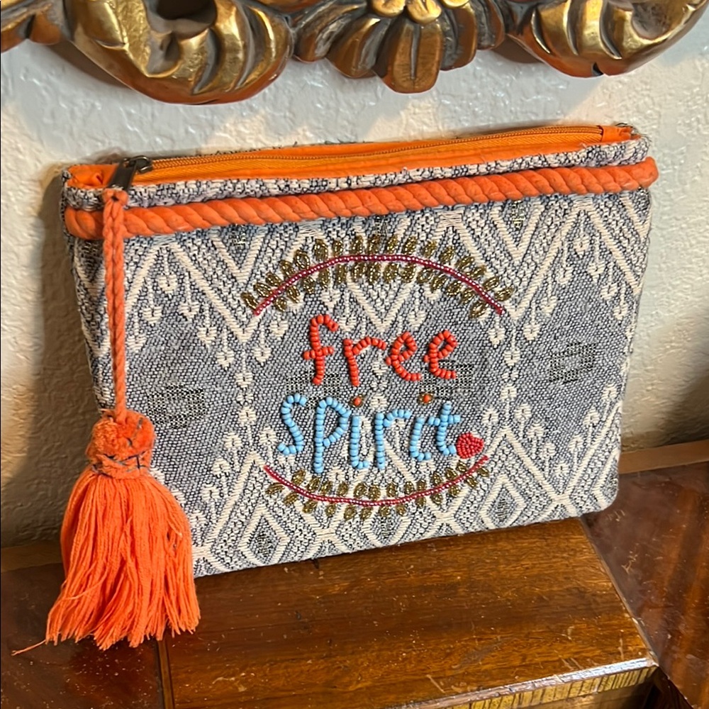 🔥Large "NATIVE" Embroidered Free Spirit Clutch with Tassel